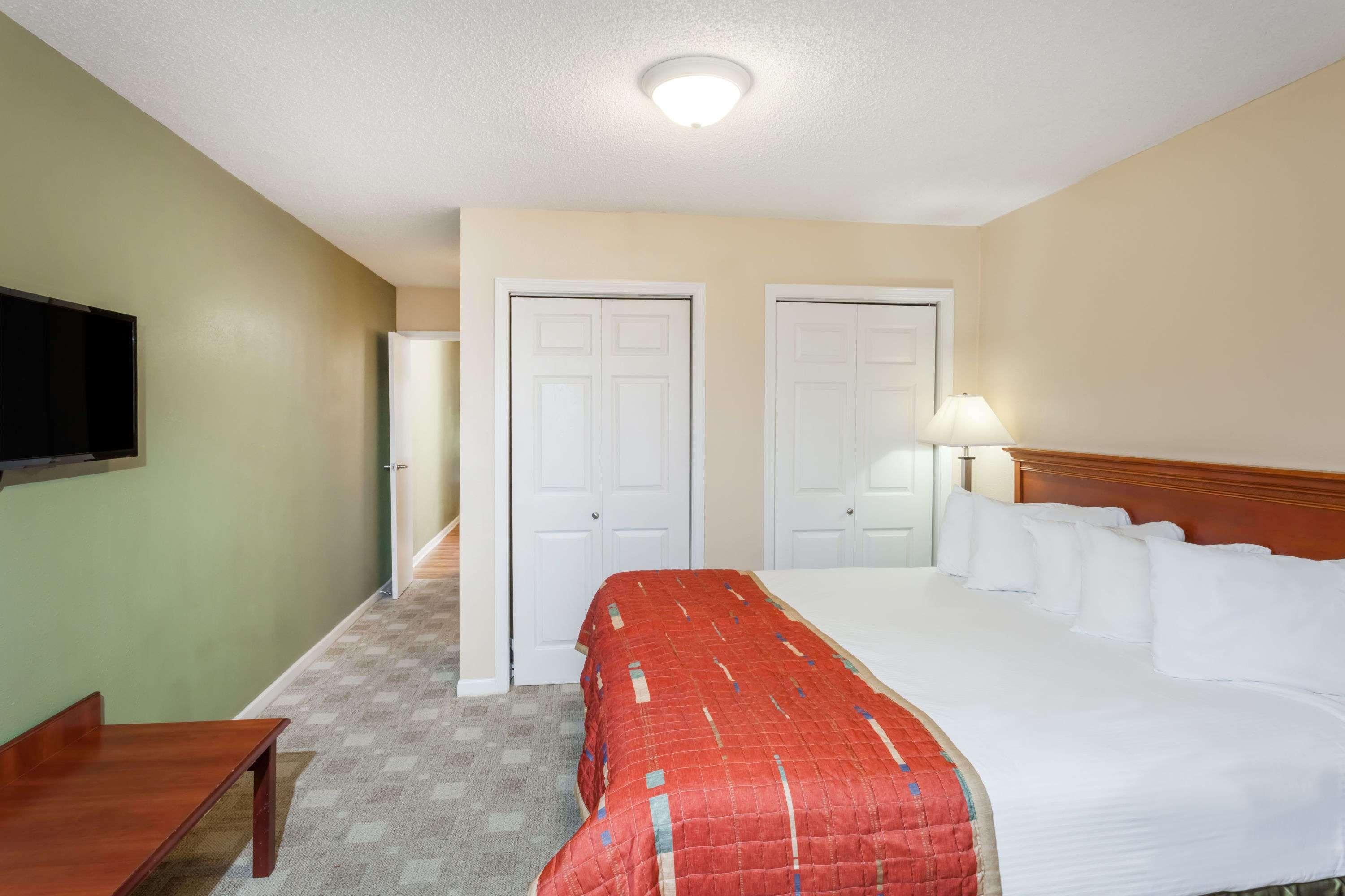 Hotel Baymont By Wyndham Peoria Exterior foto
